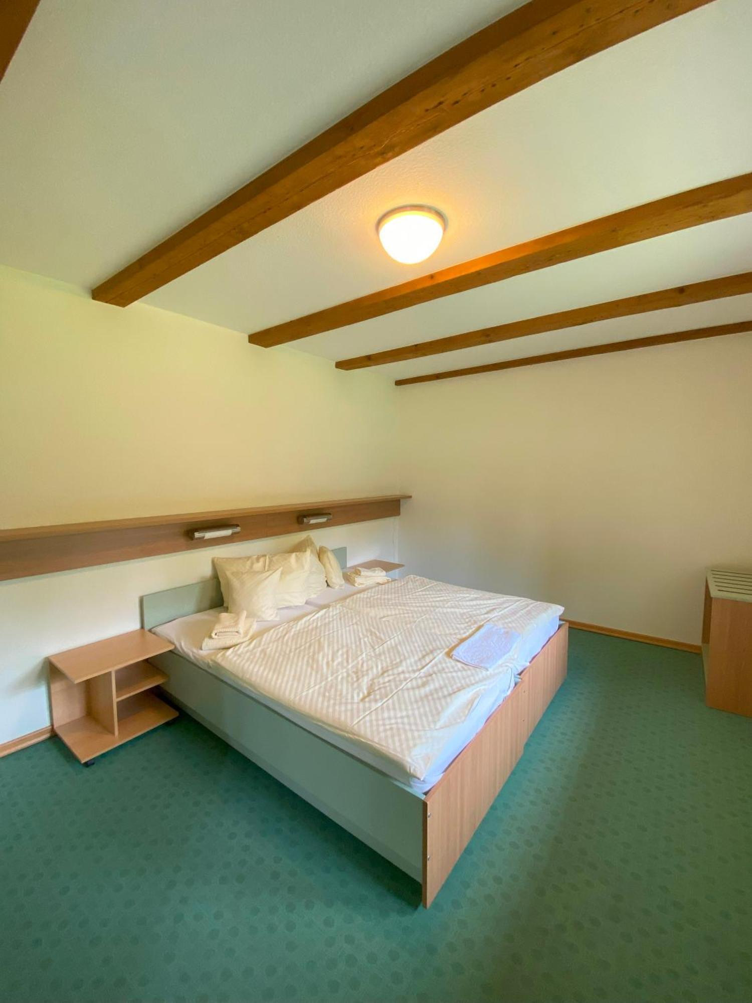 Bildungsgut Schmochtitz Hotel Bagian luar foto