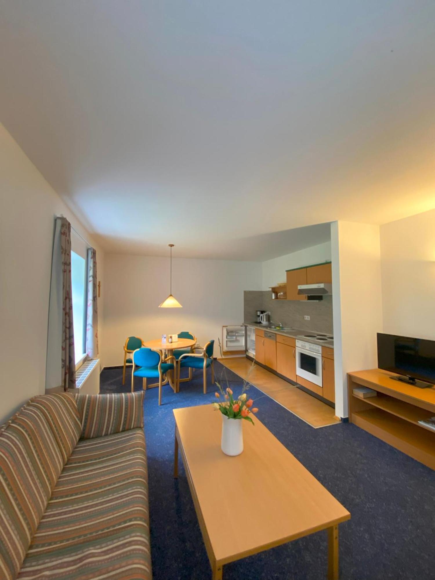Bildungsgut Schmochtitz Hotel Bagian luar foto