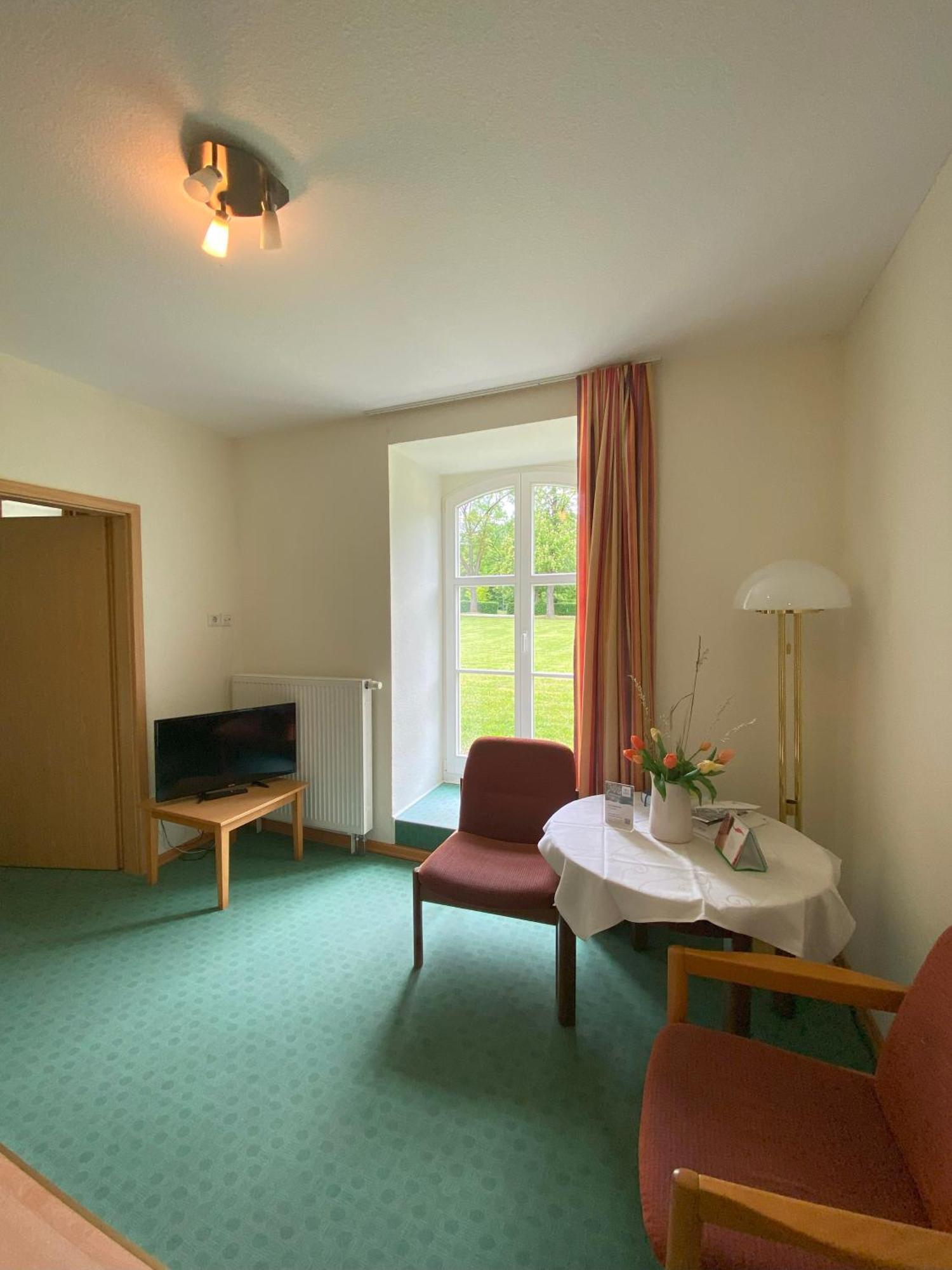 Bildungsgut Schmochtitz Hotel Bagian luar foto