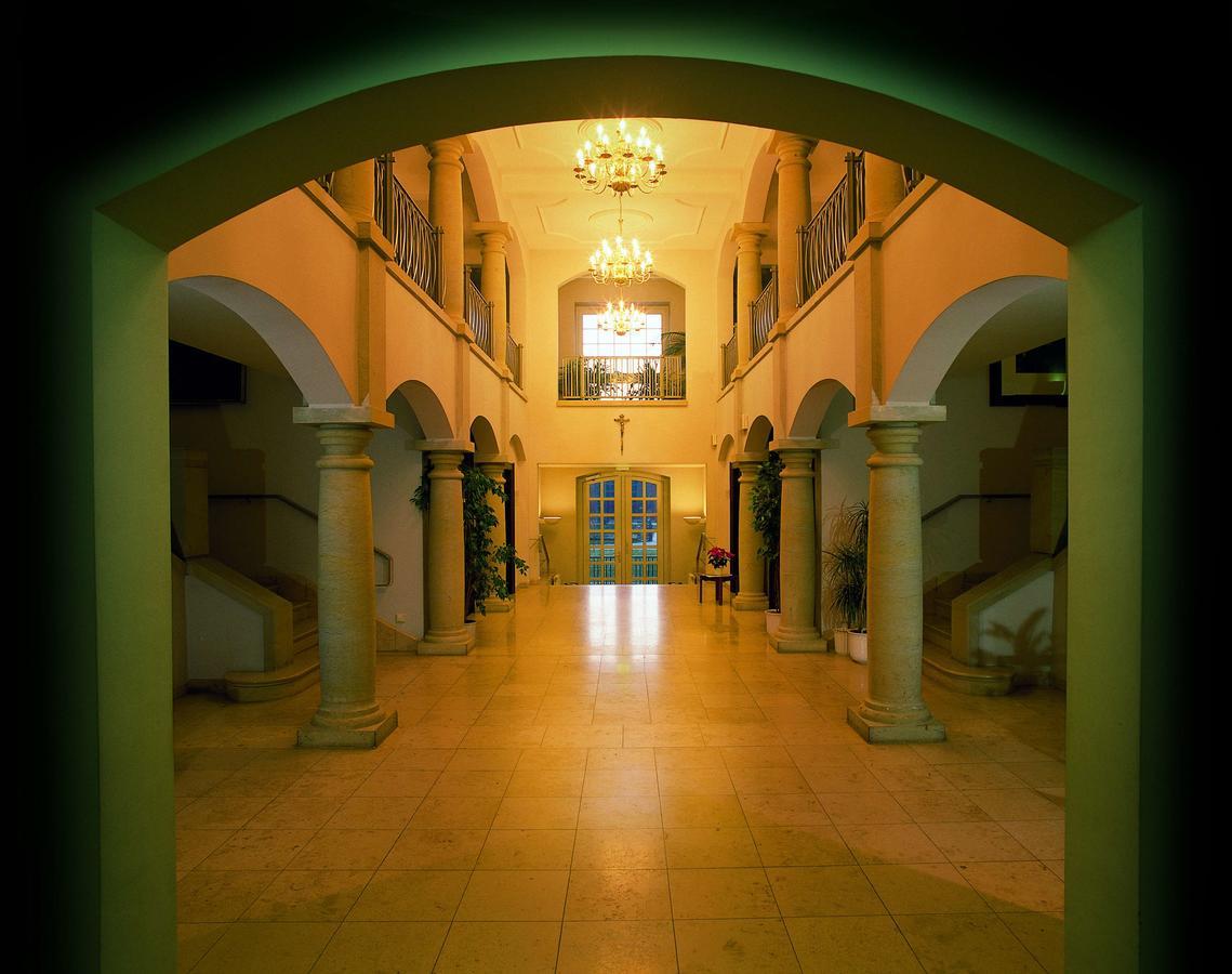 Bildungsgut Schmochtitz Hotel Bagian luar foto