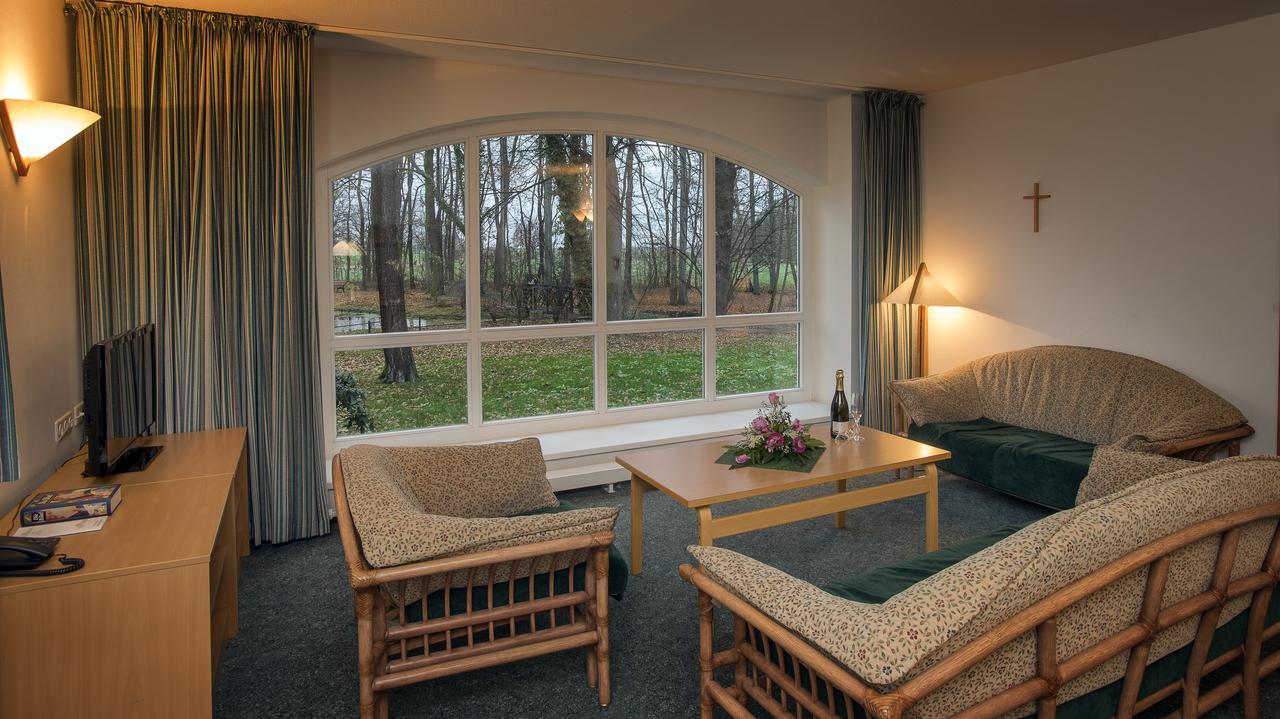 Bildungsgut Schmochtitz Hotel Bagian luar foto